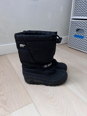 Sorel flurry Snow Boots. Kids size 1